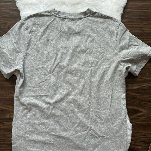 NWOT Men’s Wilson Tennis T-Shirt Grey size Large - Picture 5 of 6